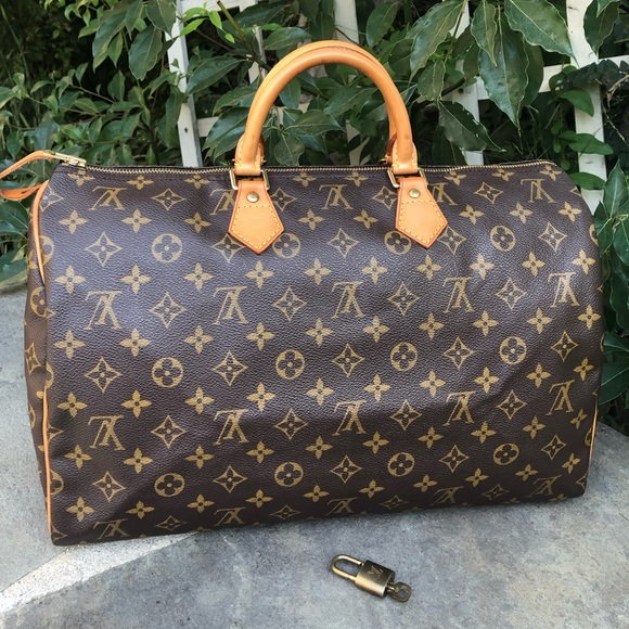 Louis Vuitton Handbags - 💯Authentic LV Monogram Speedy 40 •W/LOCK & KEY 🔐